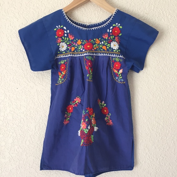 Vintage Other - Beautiful embroidered Mexican dress